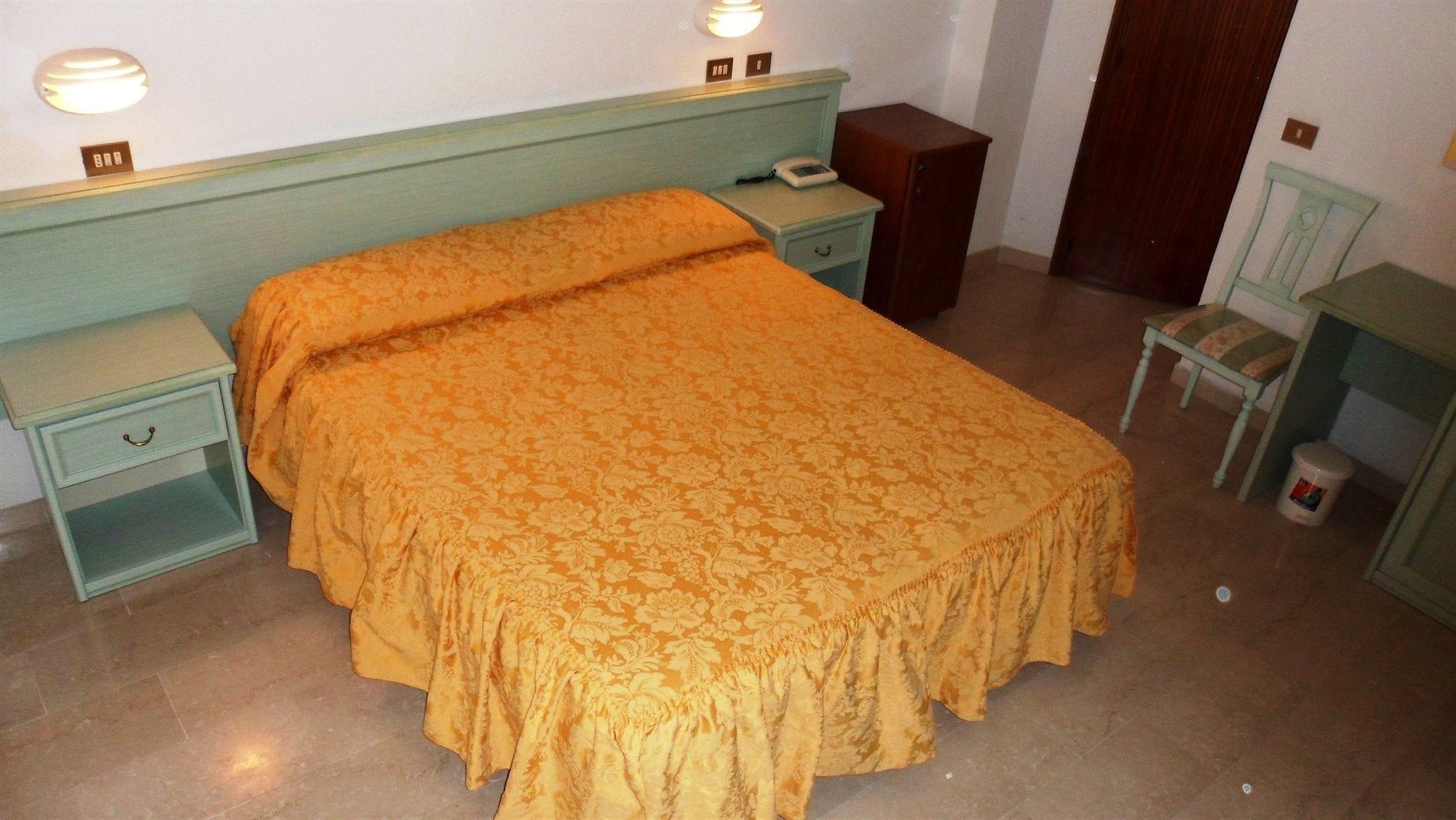קיאנצ'נו טרמה Hotel Reali מראה חיצוני תמונה