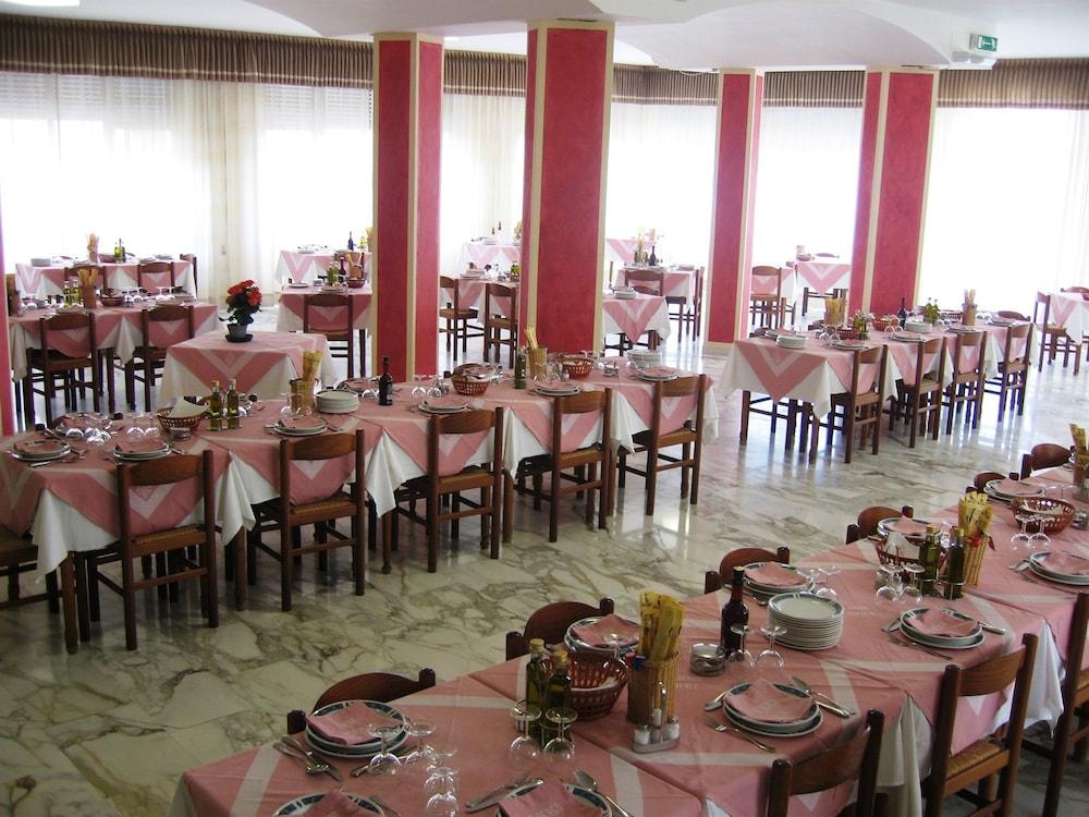 קיאנצ'נו טרמה Hotel Reali מראה חיצוני תמונה