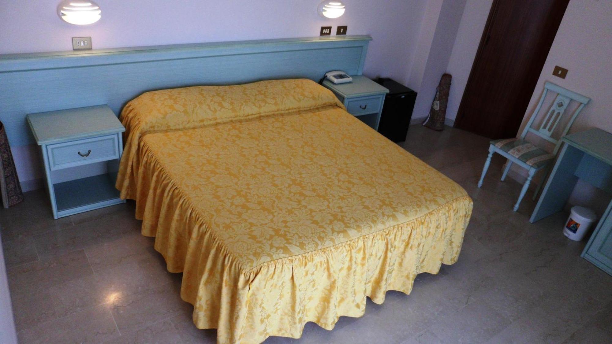 קיאנצ'נו טרמה Hotel Reali מראה חיצוני תמונה